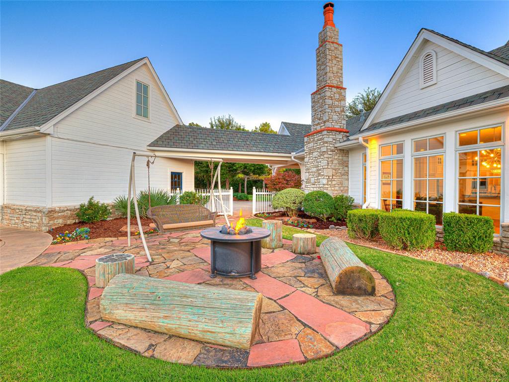 2401 W Sierra Springs Drive