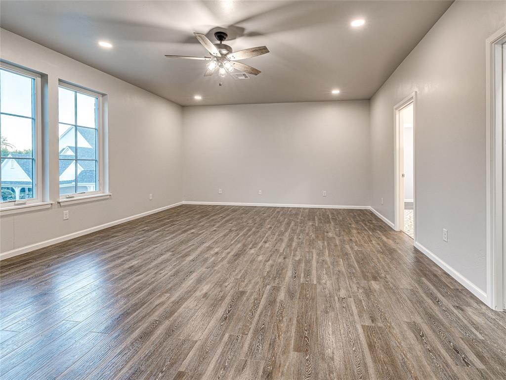 2401 W Sierra Springs Drive