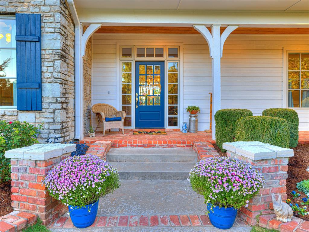 2401 W Sierra Springs Drive