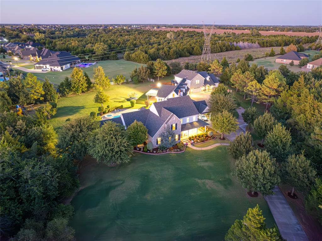 2401 W Sierra Springs Drive