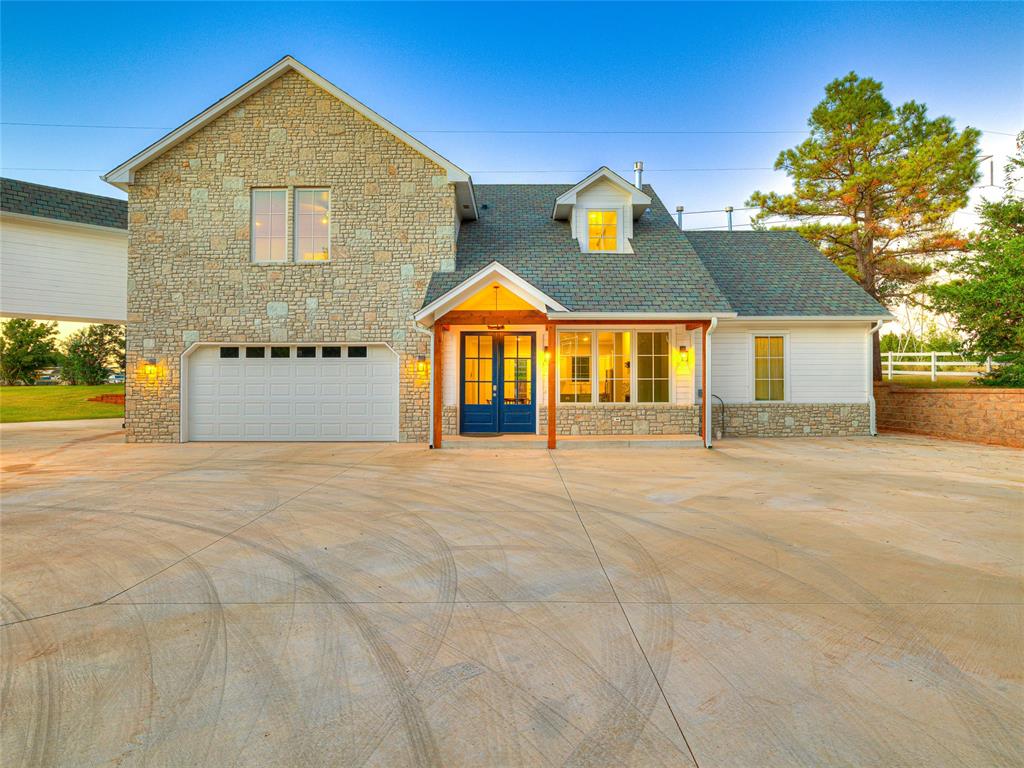 2401 W Sierra Springs Drive