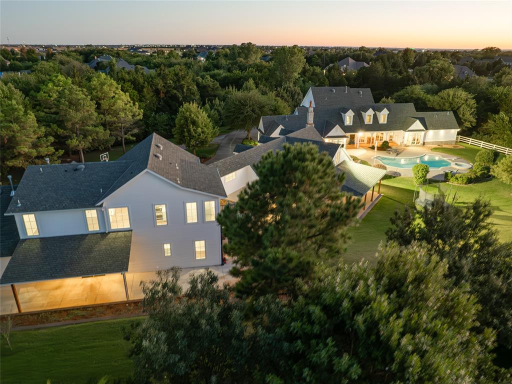 2401 W Sierra Springs Drive