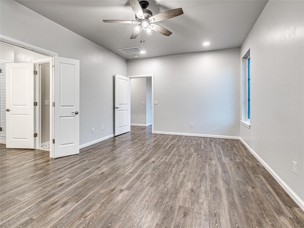 2401 W Sierra Springs Drive