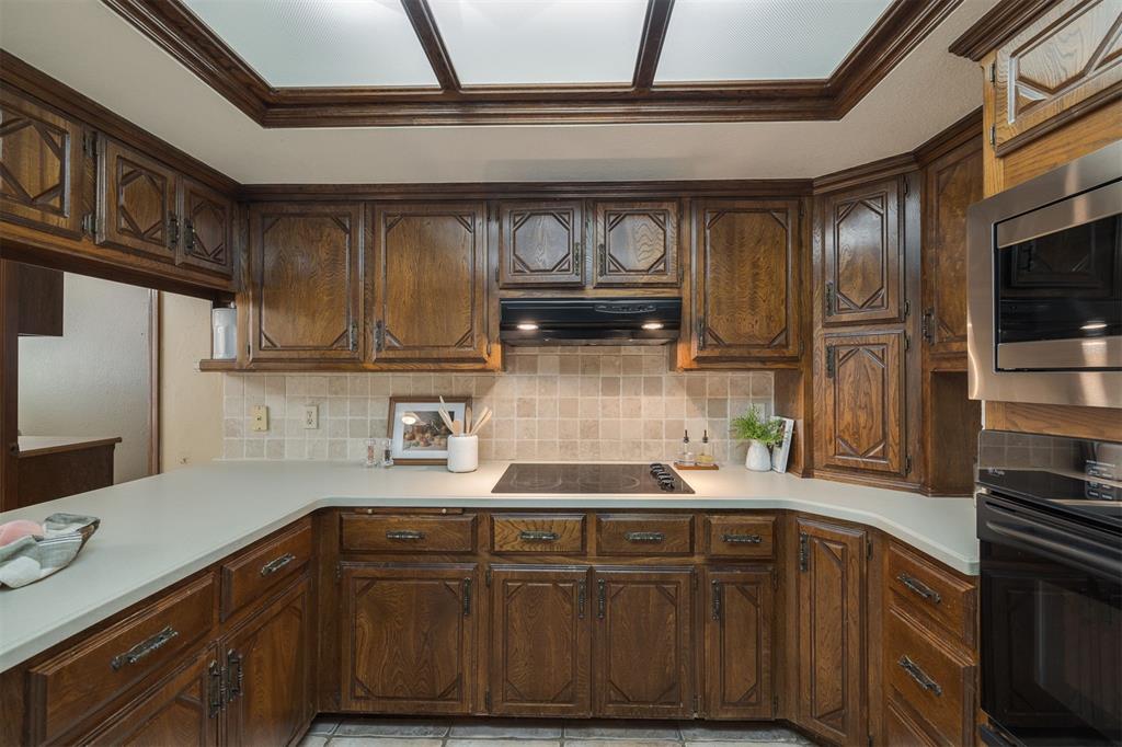 6101 Winchester Drive