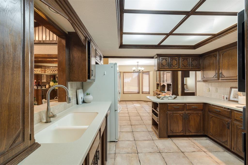 6101 Winchester Drive