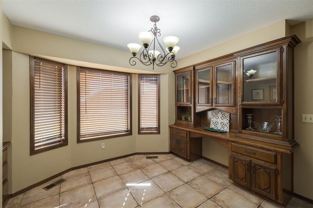 6101 Winchester Drive