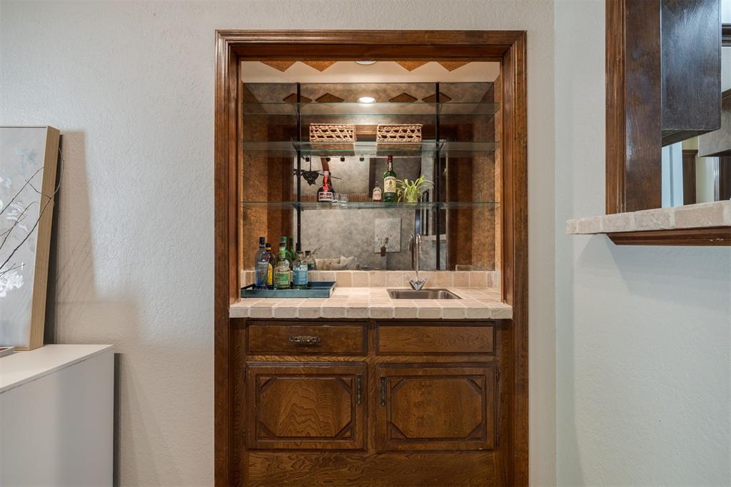 6101 Winchester Drive