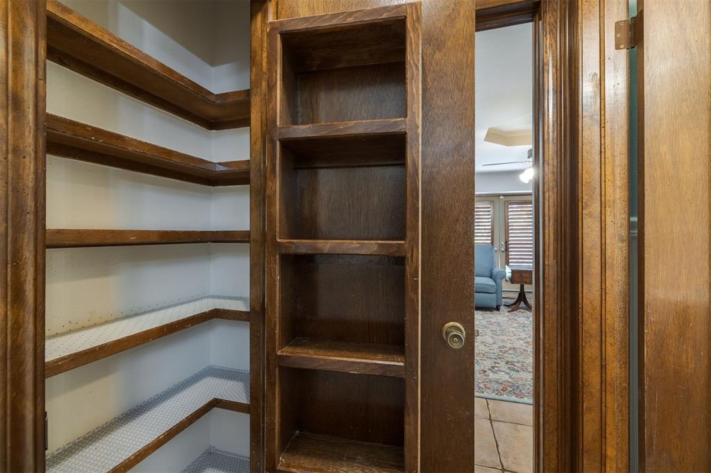 6101 Winchester Drive