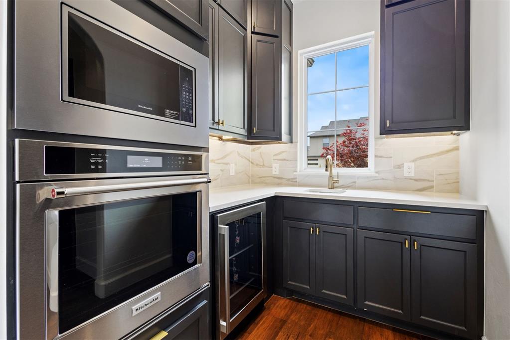 4433 Maple Ridge Drive