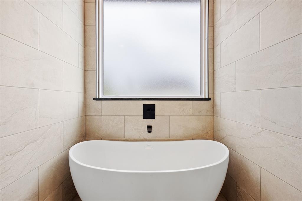 4433 Maple Ridge Drive