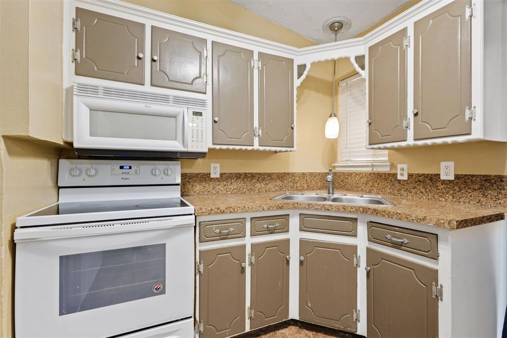 717 S Brookview Lane