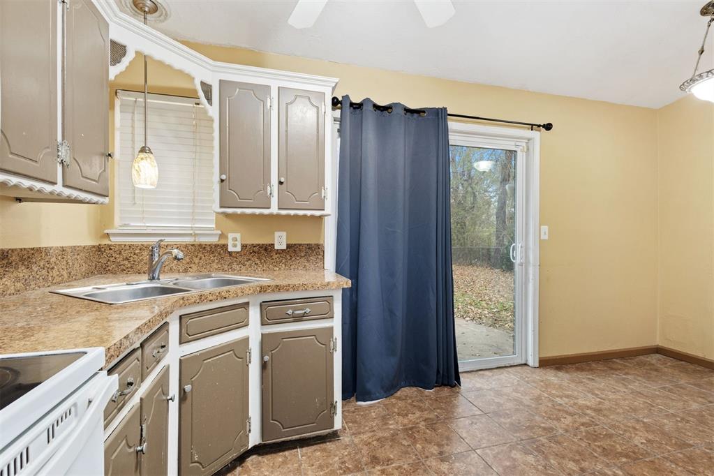 717 S Brookview Lane