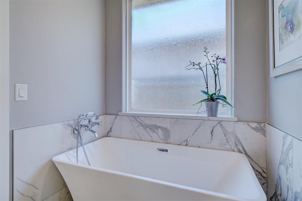 116 Pont De Normandie Court