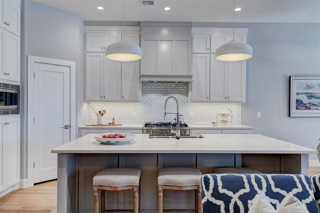 116 Pont De Normandie Court