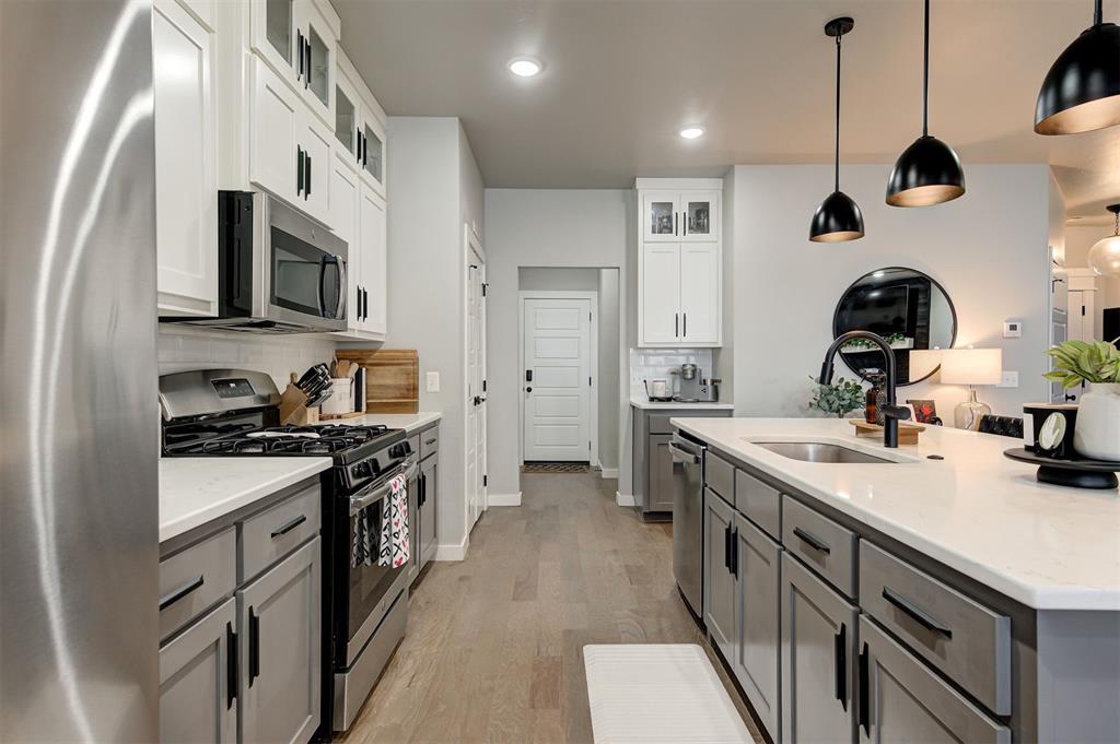 2432 Santa Monica Street