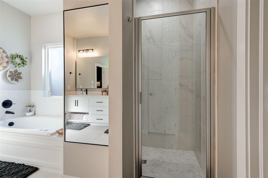 2432 Santa Monica Street