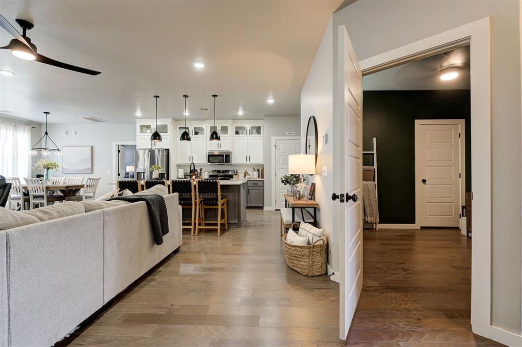 2432 Santa Monica Street