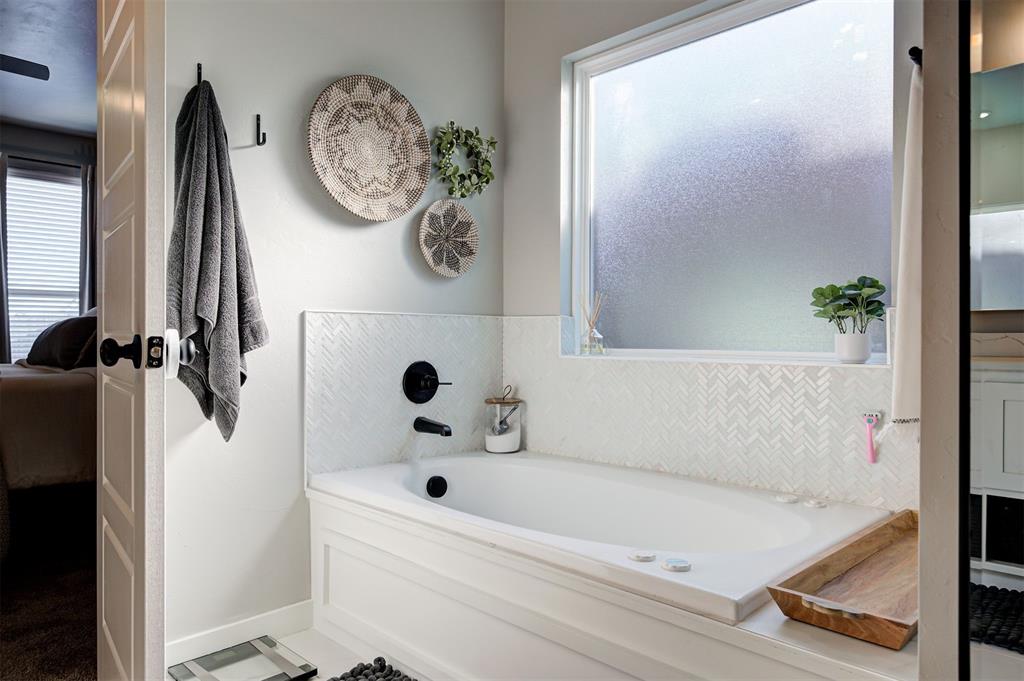 2432 Santa Monica Street