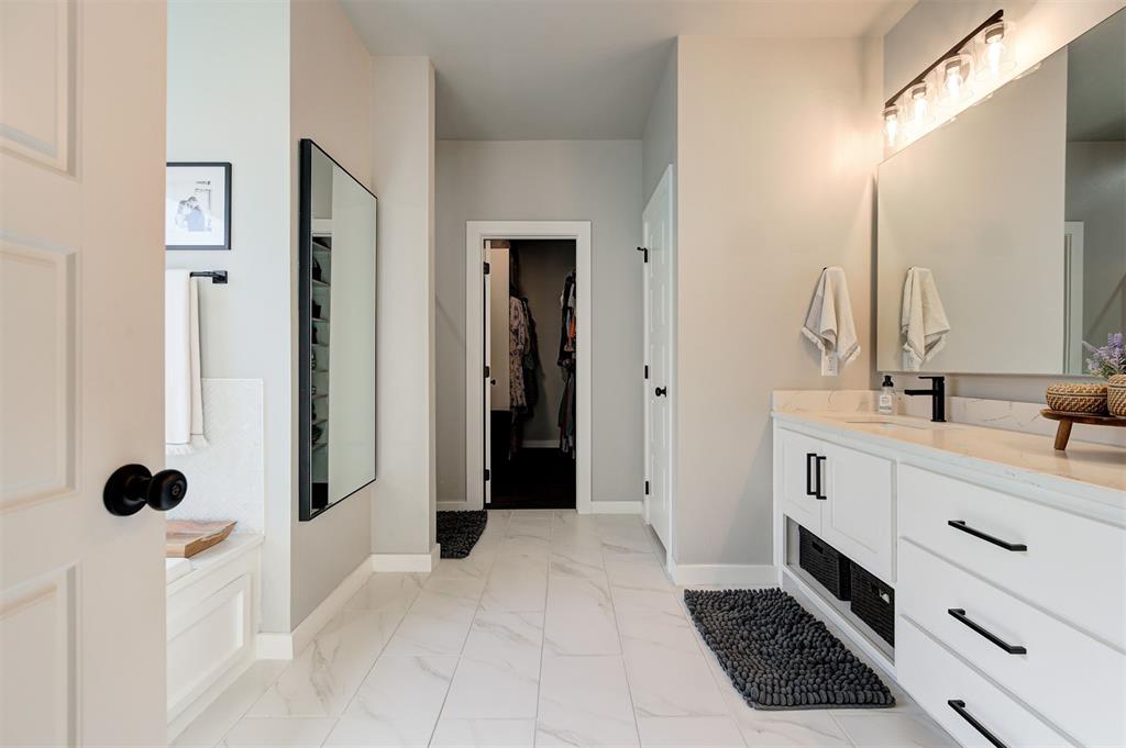 2432 Santa Monica Street