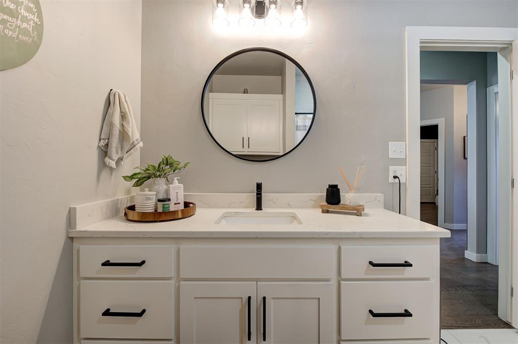 2432 Santa Monica Street