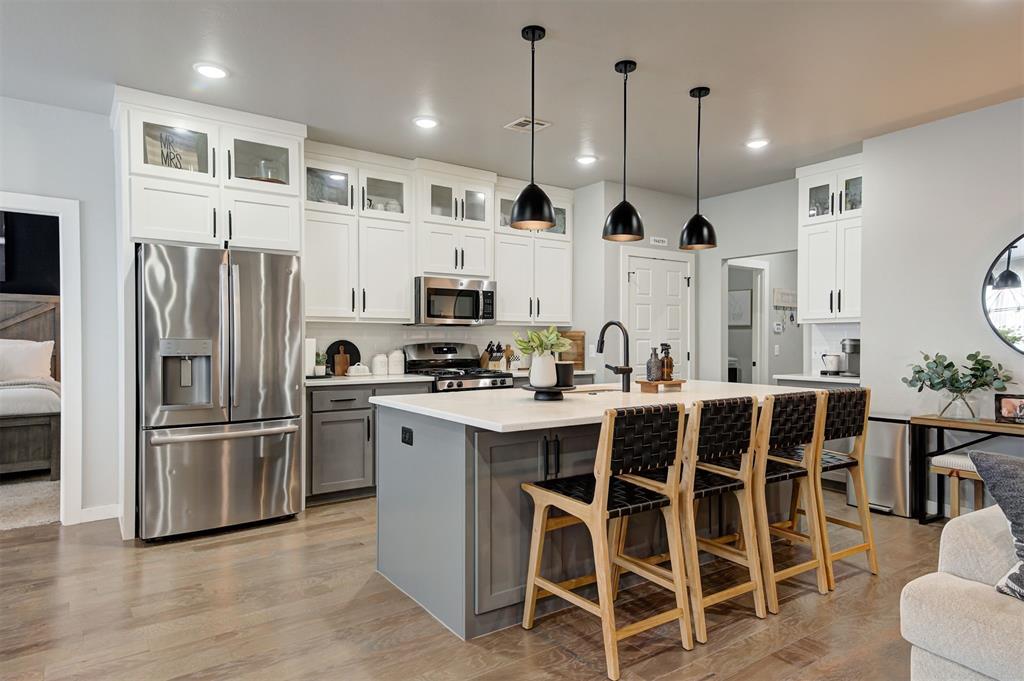 2432 Santa Monica Street