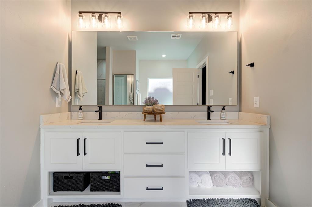 2432 Santa Monica Street