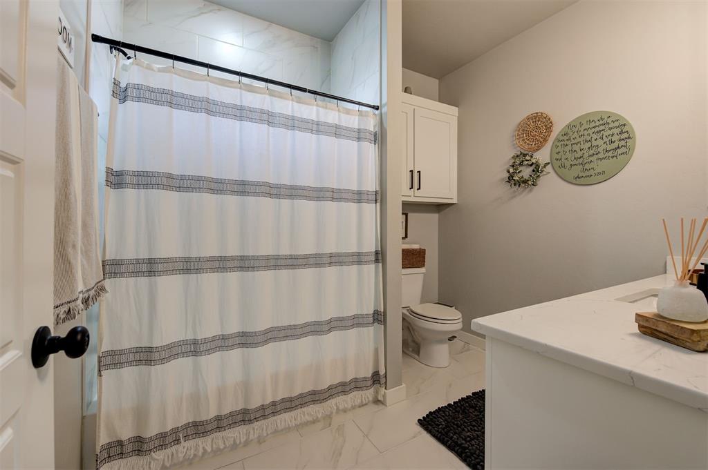 2432 Santa Monica Street