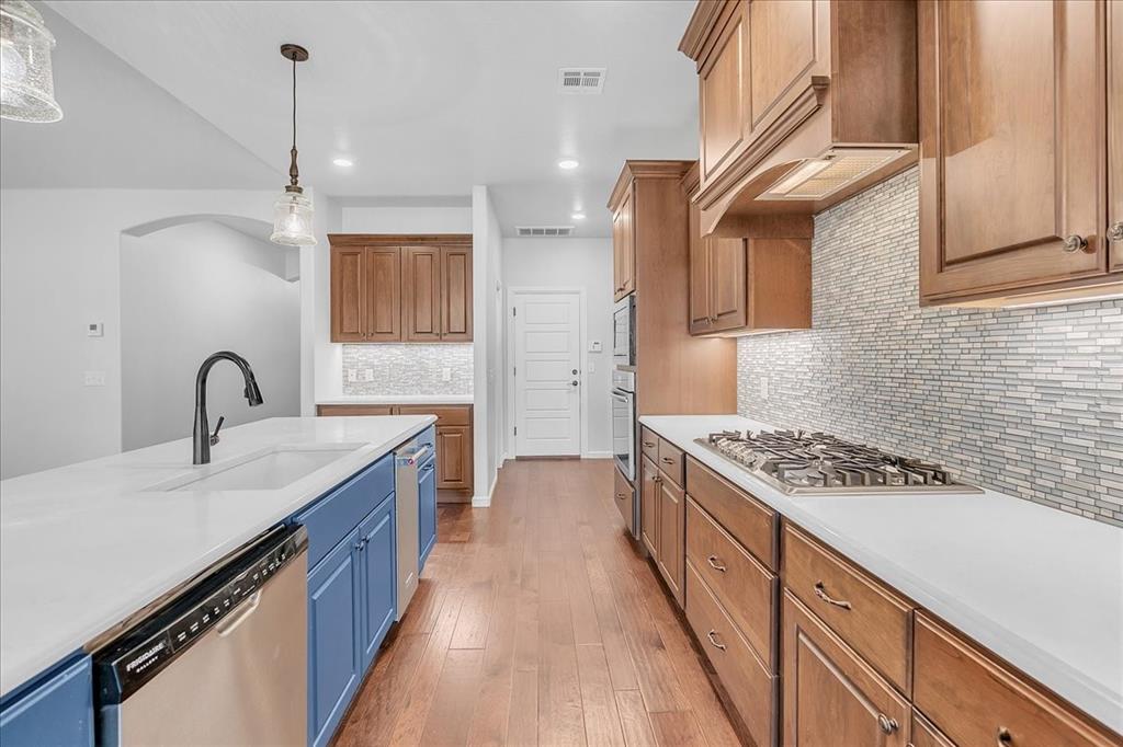 3201 Birchwood Circle