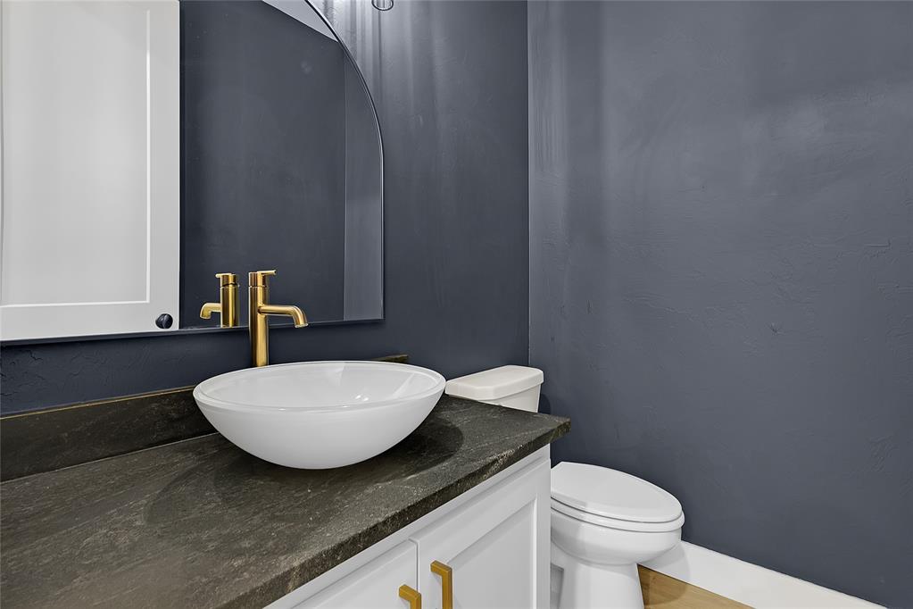 2117 Santa Monica Street