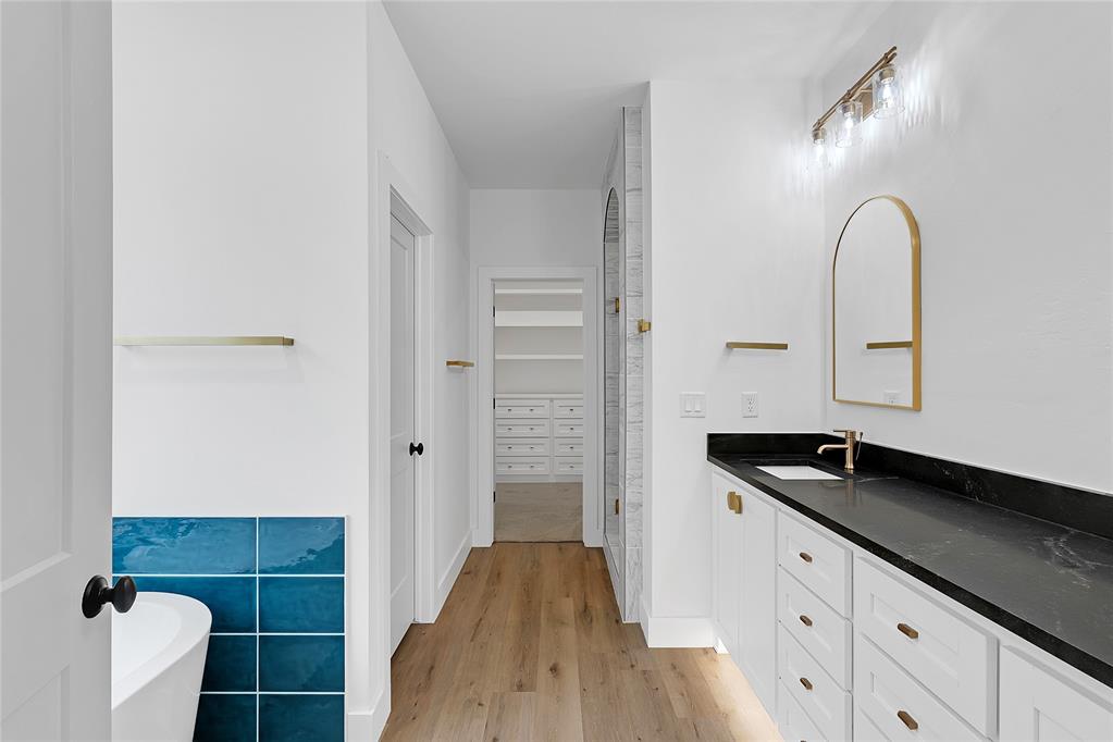 2117 Santa Monica Street