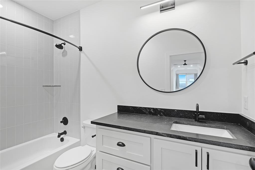 2117 Santa Monica Street