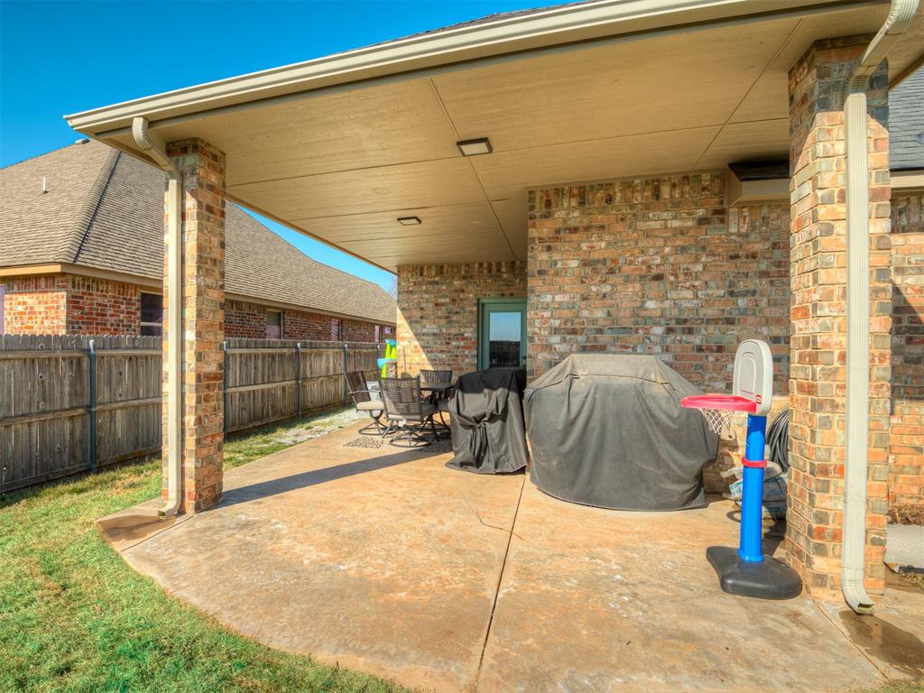 900 NW 194th Terrace