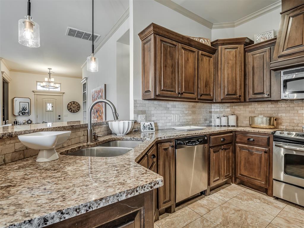 900 NW 194th Terrace