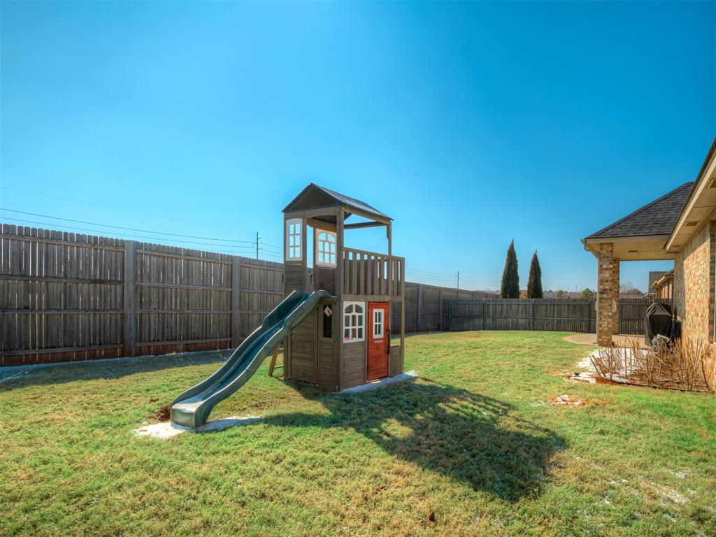 900 NW 194th Terrace