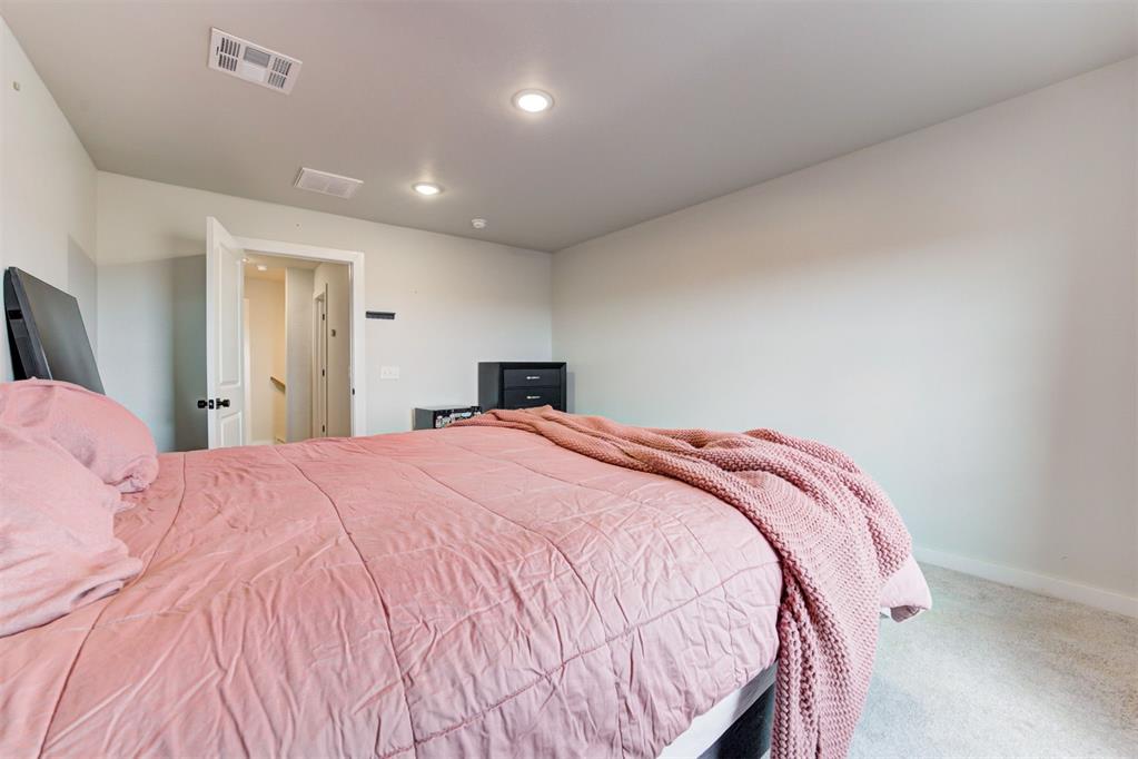 2224 Santa Monica Street