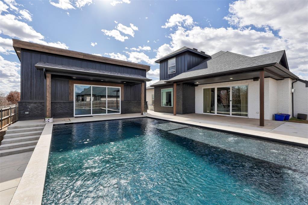 2224 Santa Monica Street