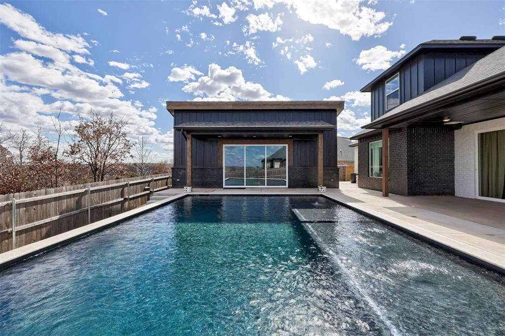 2224 Santa Monica Street