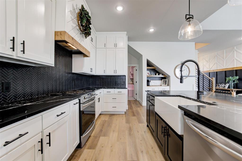 2224 Santa Monica Street