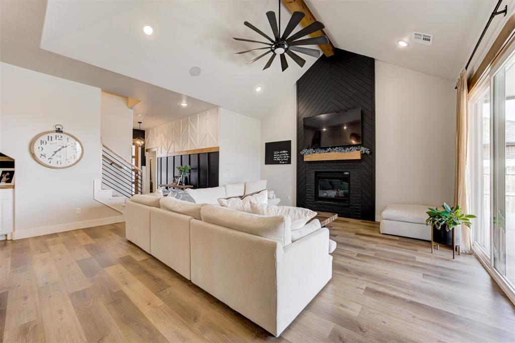 2224 Santa Monica Street