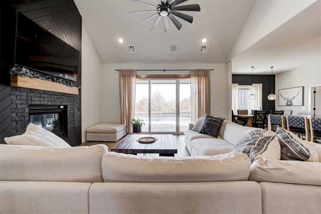 2224 Santa Monica Street