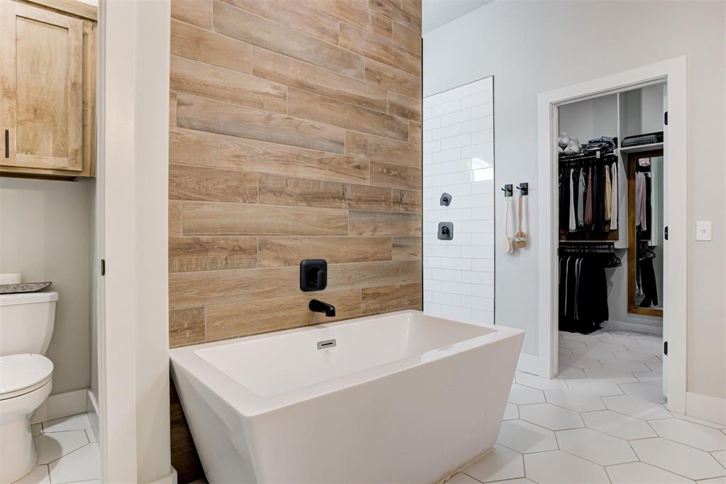 2224 Santa Monica Street