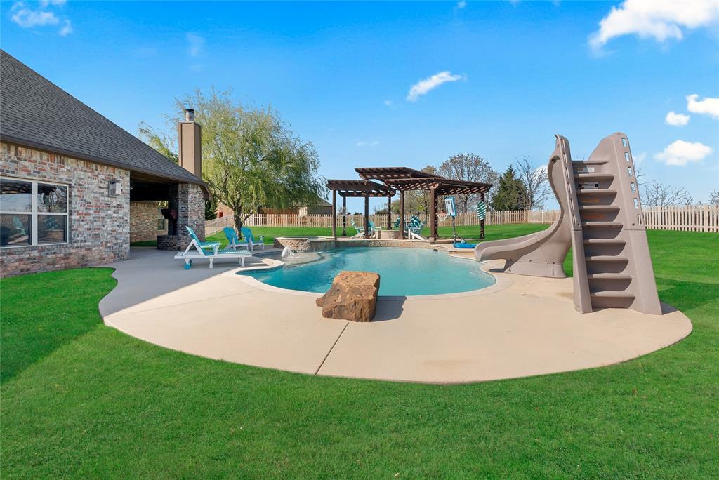 22982 Crossfield Court