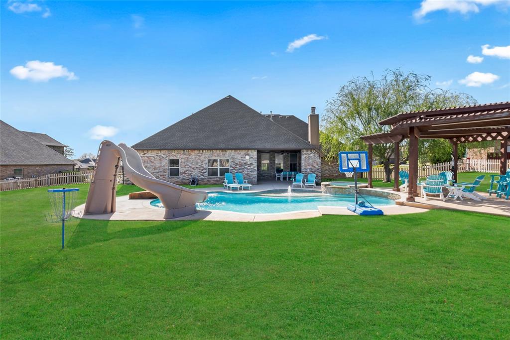 22982 Crossfield Court