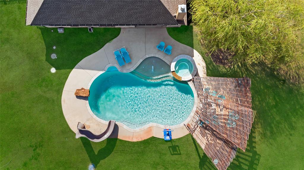 22982 Crossfield Court