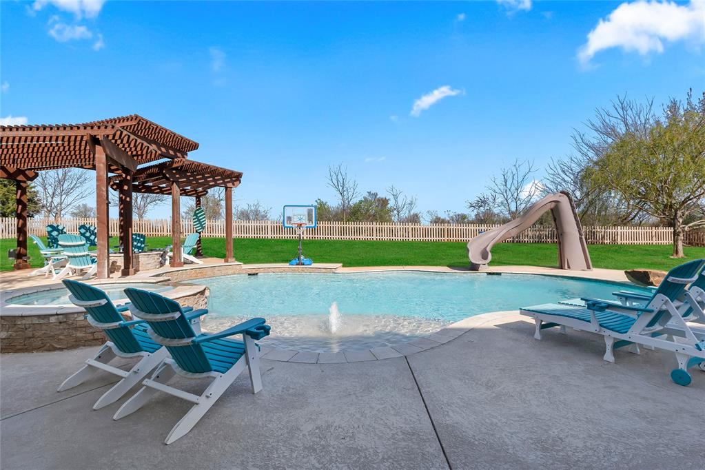 22982 Crossfield Court