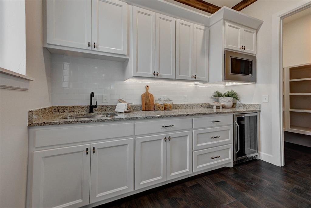 4417 Maple Ridge Drive