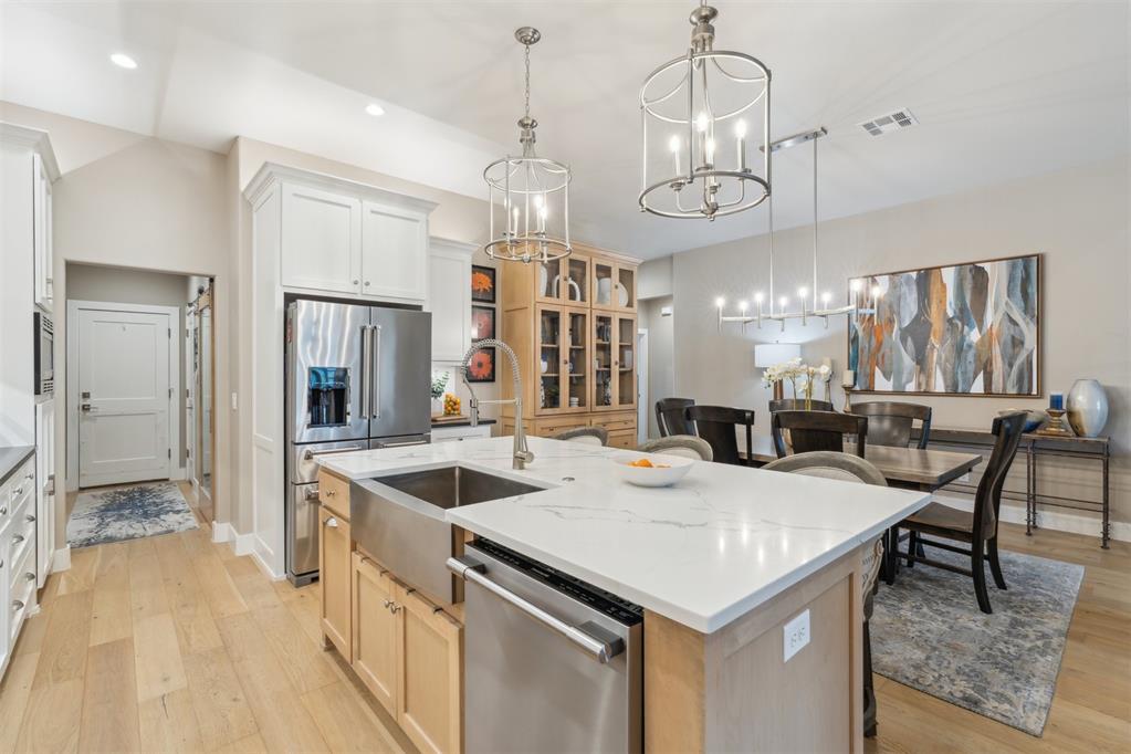 117 Pont De Normandie Court