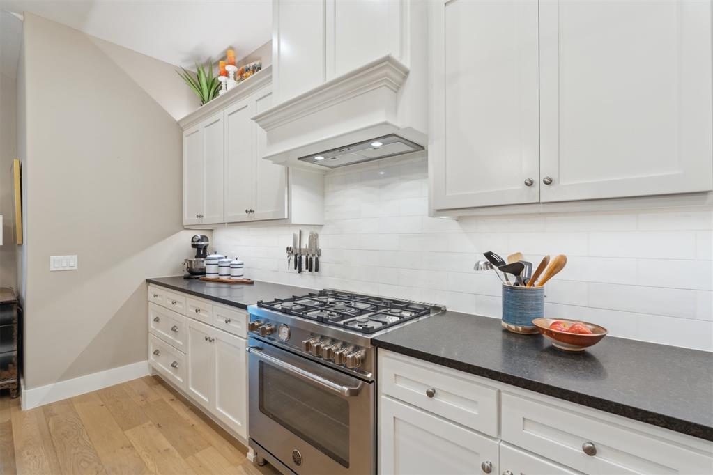 117 Pont De Normandie Court