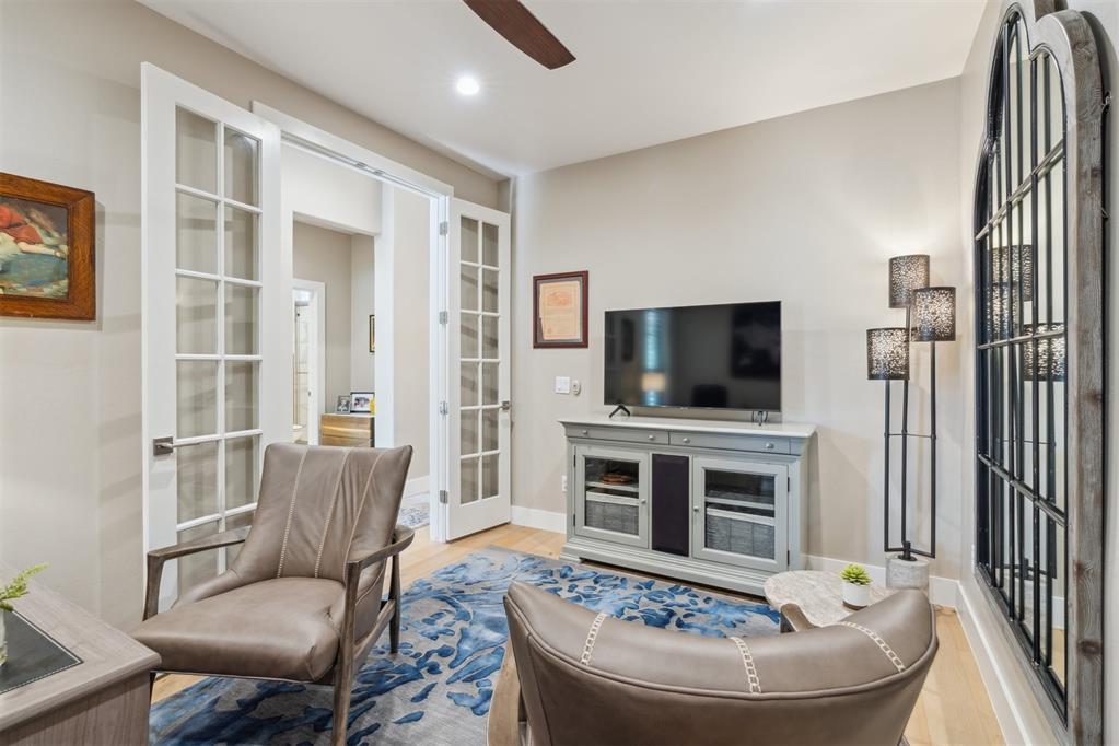 117 Pont De Normandie Court