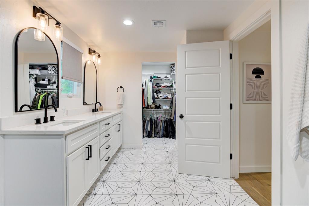 5612 Parkhurst Circle